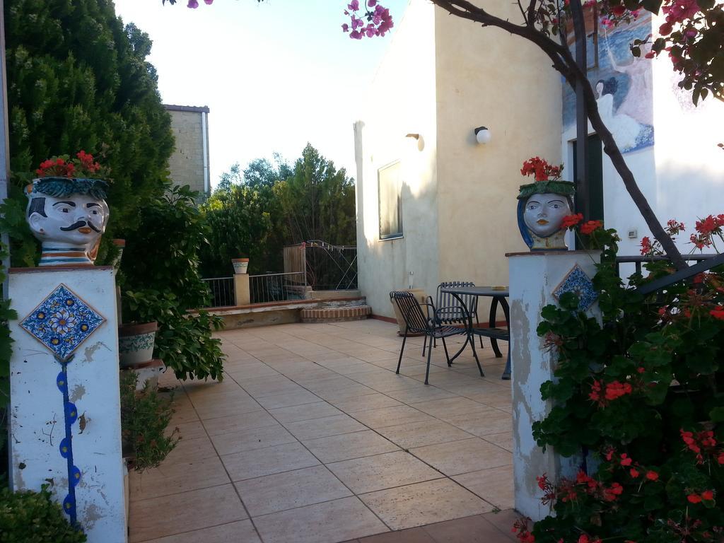 B&B La Casa Dell'Artista Assoro Exteriör bild
